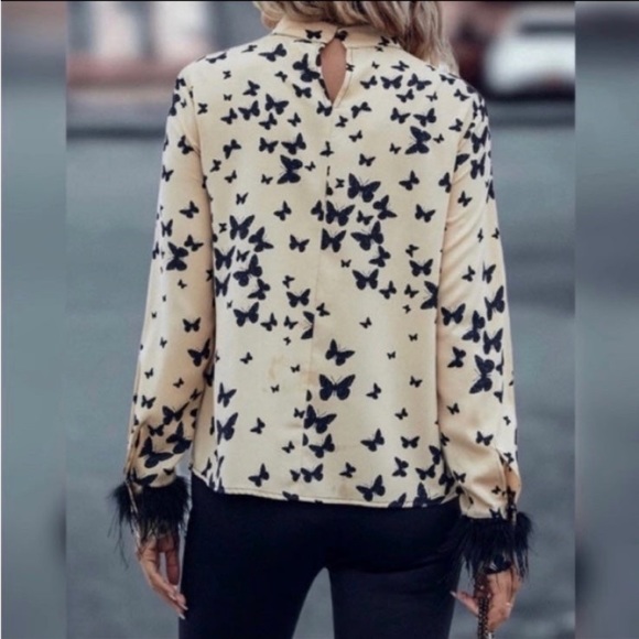 FUZZY TRIM LONG SLEEVE TOP - Picture 2 of 8